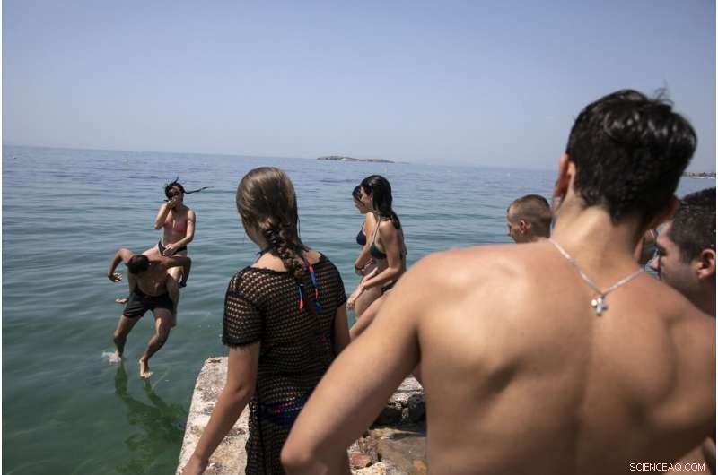 Greece Enhances Fire Patrols and Power Line Checks Amid Heat Emergency