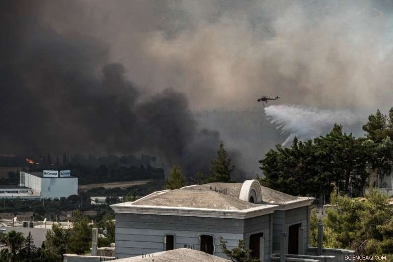 Athens Overwhelmed by Thick Smoke as Suburban Wildfires Spread