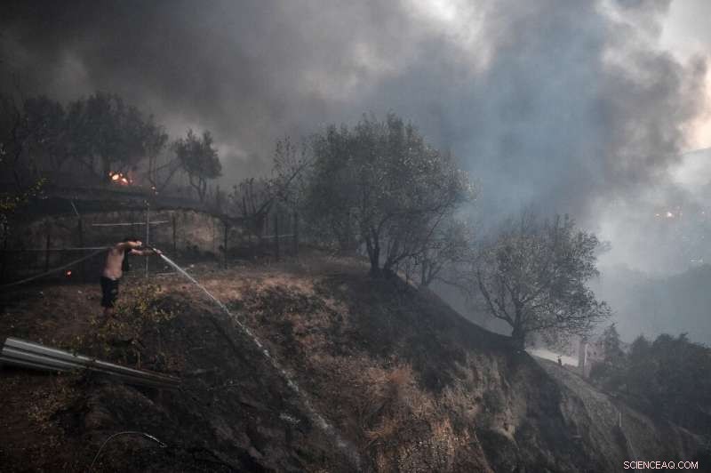 Greece Aims to Contain Major Wildfires Near Athens Within Hours