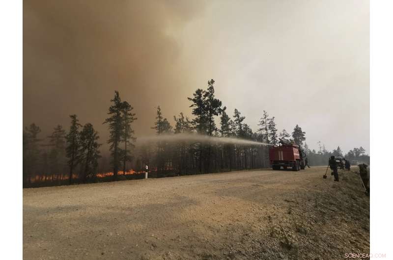 Russia s Siberian Wildfires Threaten Villages, Prompting Mass Evacuations