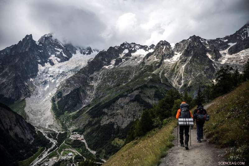 Experts Monitor Unstable Glacier on Italy s Mont Blanc