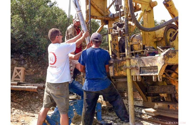 Slow and Conventional Earthquakes Interact Near Istanbul, Revealing New Seismic Dynamics