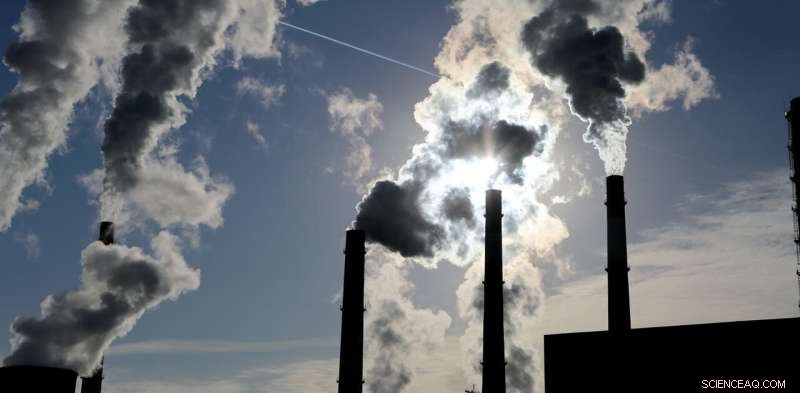 Fossil Fuel Misinformation Threatens to Undermine a Landmark Climate Report