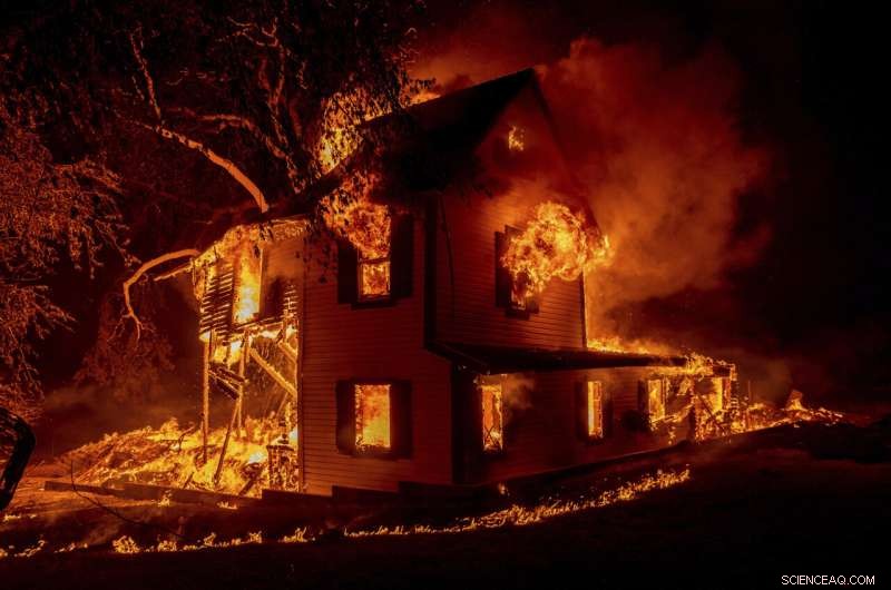 Wind‑Driven Dixie Fire Approaches California Community