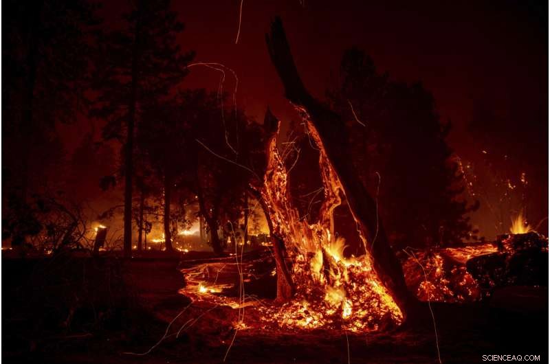 Wind‑Driven Dixie Fire Approaches California Community