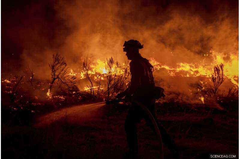 Wind‑Driven Dixie Fire Approaches California Community