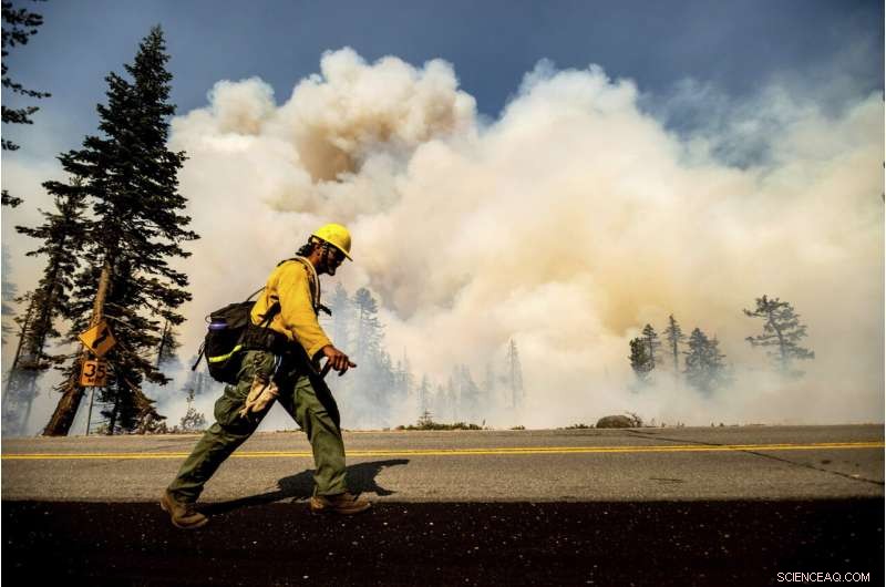Wind‑Driven Dixie Fire Approaches California Community