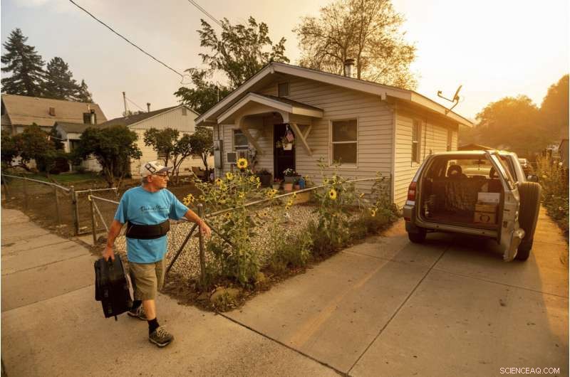 Wind‑Driven Dixie Fire Approaches California Community