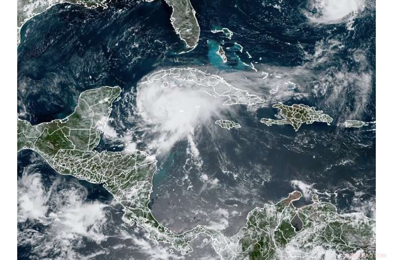 Hurricane Grace Strikes Mexico’s Caribbean Coast, Disrupting Travel