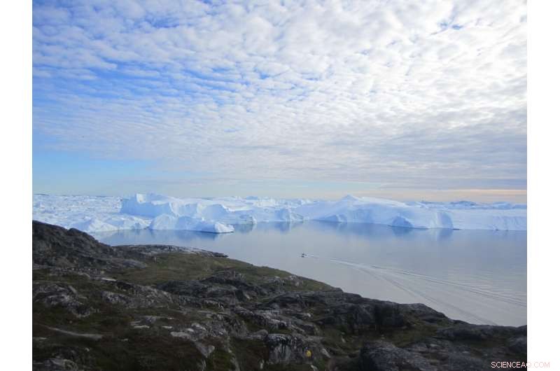 More Snowfall Could Counteract Antarctic Ice Melt and Mitigate Sea‑Level Rise