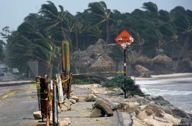 Hurricane Grace Regains Power Ahead of Second Mexican Landfall