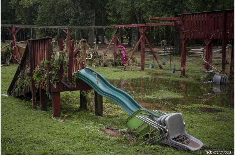 Massive Flooding in Rural Tennessee: 17-Inch Rainstorm Claims 10 Lives