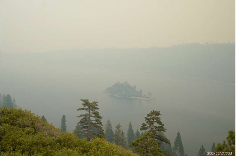 Lake Tahoe Firefighters Battle Caldor Fire, Threatening Fallen Leaf Lake