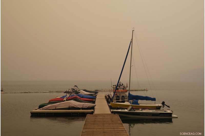 Lake Tahoe Firefighters Battle Caldor Fire, Threatening Fallen Leaf Lake