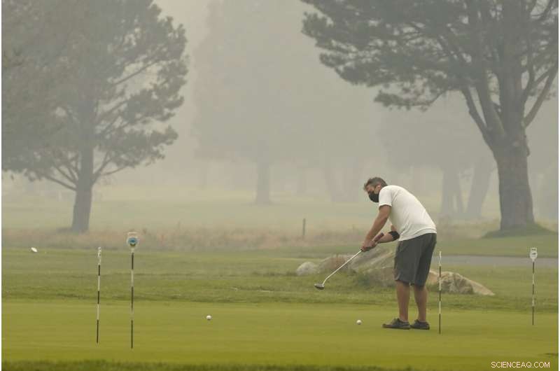 Lake Tahoe Firefighters Battle Caldor Fire, Threatening Fallen Leaf Lake