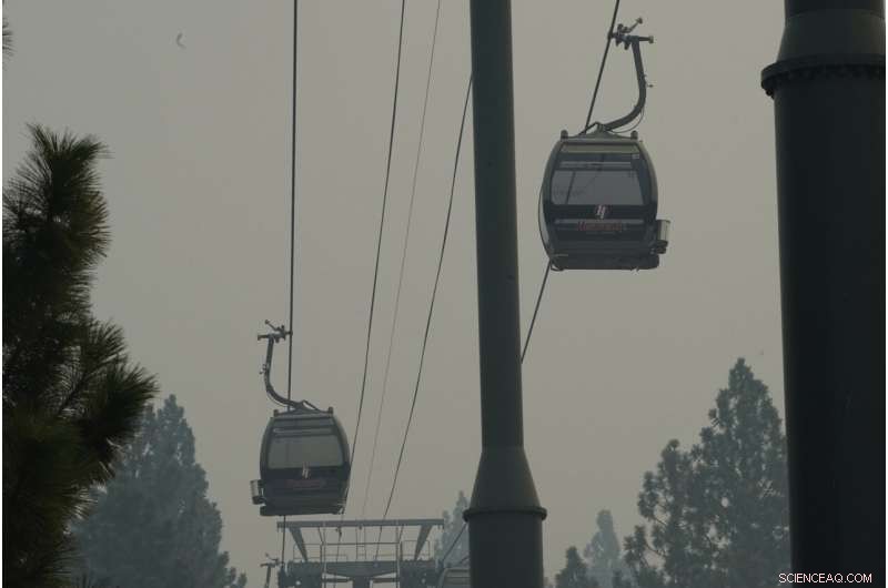 Lake Tahoe Firefighters Battle Caldor Fire, Threatening Fallen Leaf Lake