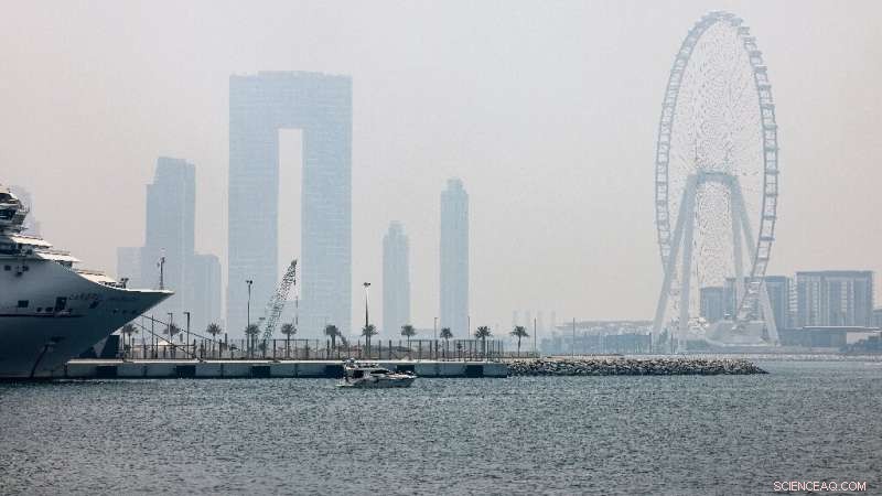 Oil-Rich Gulf Threatened by Rising Temperatures: Unlivable Heat Looms