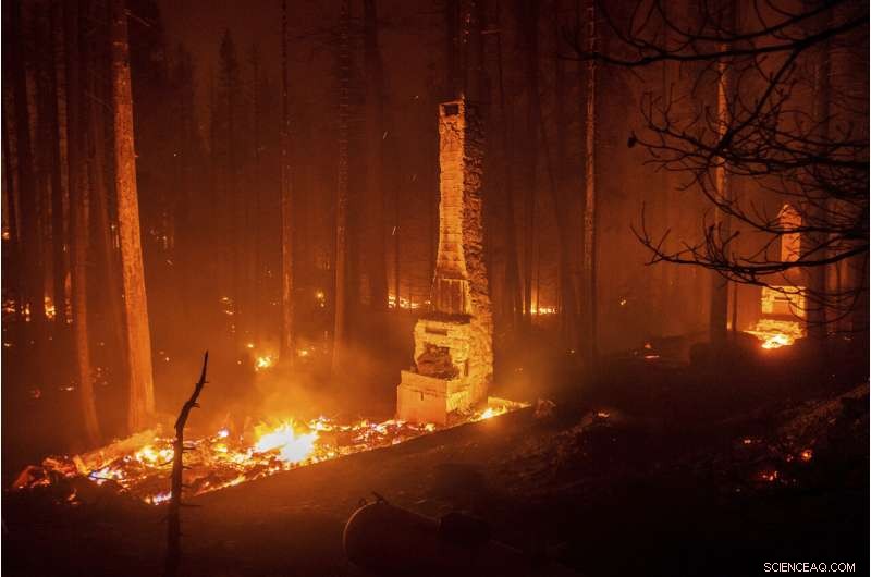 Wildfire Evacuees Overwhelm Lake Tahoe Roads Amid Urgent Escape Effort