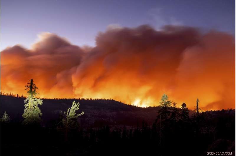 Wildfire Evacuees Overwhelm Lake Tahoe Roads Amid Urgent Escape Effort