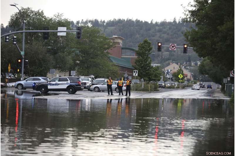 Historic Rainstorms Flood US Southwest, Flagstaff Struggles with Water Damage