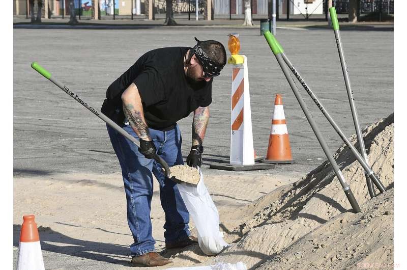 Historic Rainstorms Flood US Southwest, Flagstaff Struggles with Water Damage
