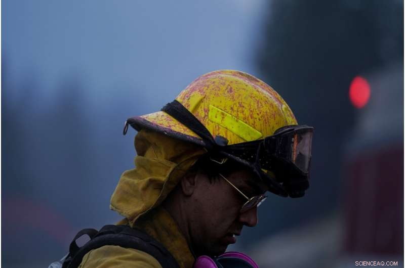 Lake Tahoe Wildfire Slows as Weather Improves