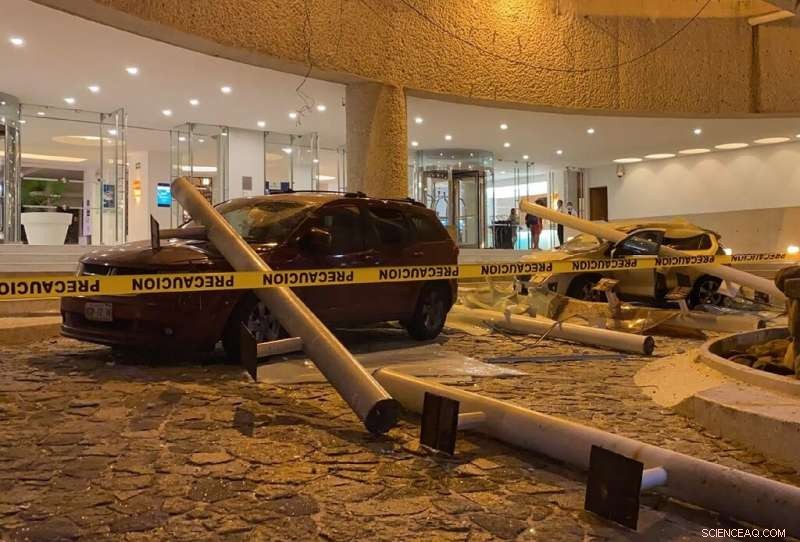 Severe 7.1‑Magnitude Earthquake Hits Acapulco, Leaves One Dead, Damages Infrastructure