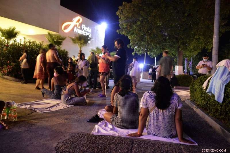 Severe 7.1‑Magnitude Earthquake Hits Acapulco, Leaves One Dead, Damages Infrastructure