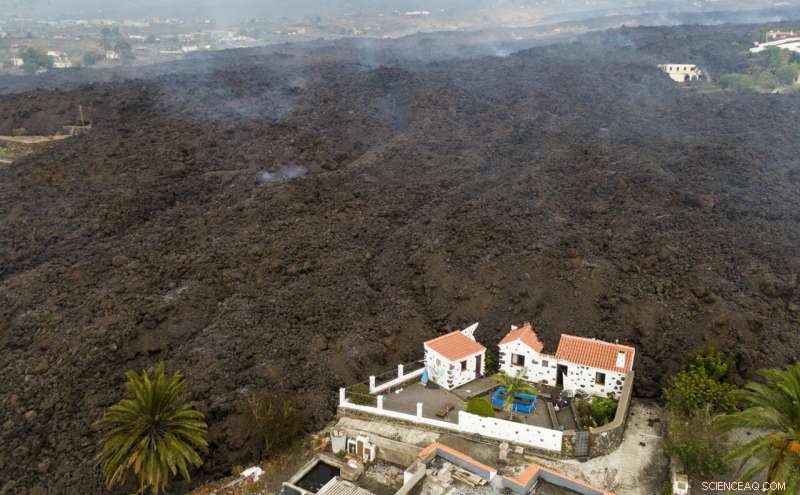 Volcano Eruption Threatens La Palma with Toxic Gas and Lava Flow