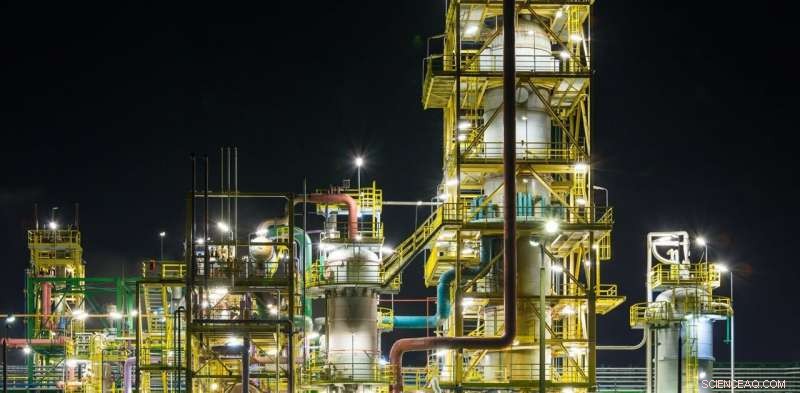 UK Faces CO2 Shortage: How the Gas Crisis Could Empty Shelves