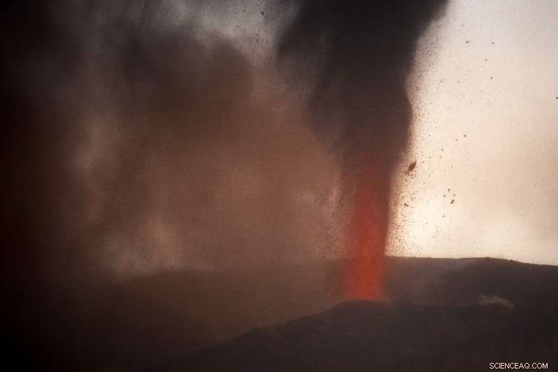 La Palma Volcano Devastates 320 Buildings as Lava Creeps Toward the Sea