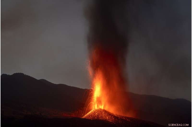 Lava Flow Threatens Greater Damage on Spain’s La Palma Island