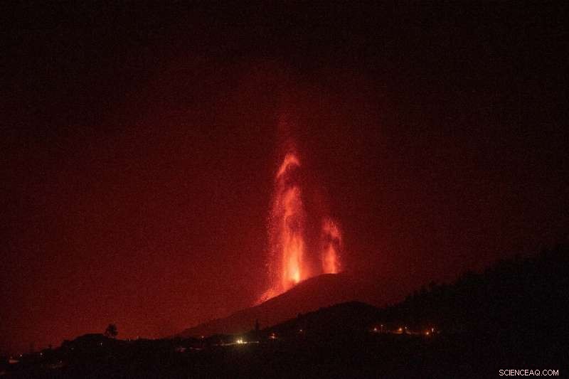 Canary Islands Volcano Reactivates Ash Eruption After Brief Lull