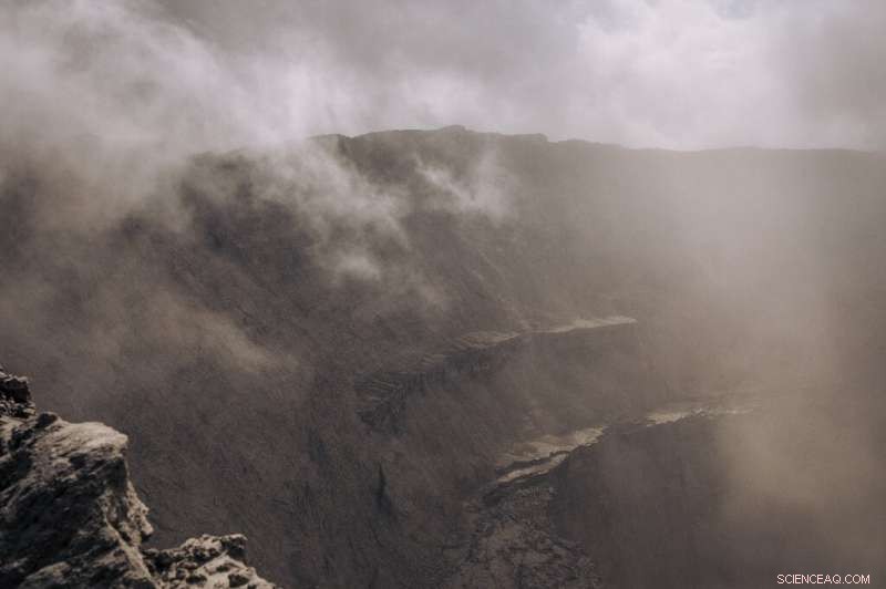 New Lava Lake Signals Renewed Activity at Nyiragongo Volcano