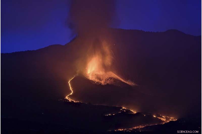 Volcanic Ash Cloud Suspends Flights to and from Spain’s Canary Islands