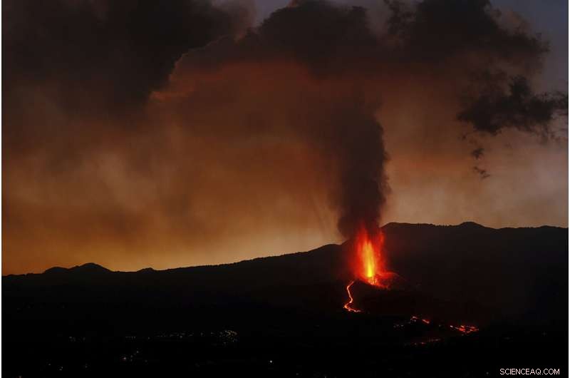 Volcanic Ash Cloud Suspends Flights to and from Spain’s Canary Islands
