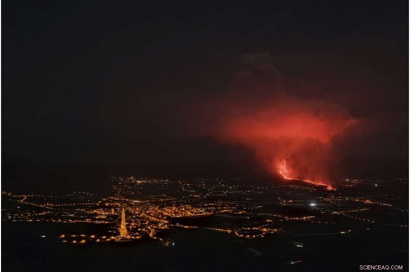 Volcanic Ash Cloud Forces Closure of La Palma Airport; New Vent Opens