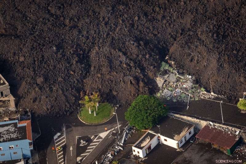 Flights Cancelled Amid New Volcanic Eruptions in the Canary Islands