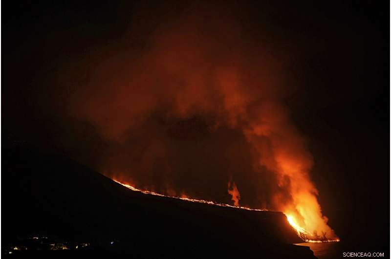 La Palma Volcano’s Lava Reaches the Atlantic, Signifying a Historic Event