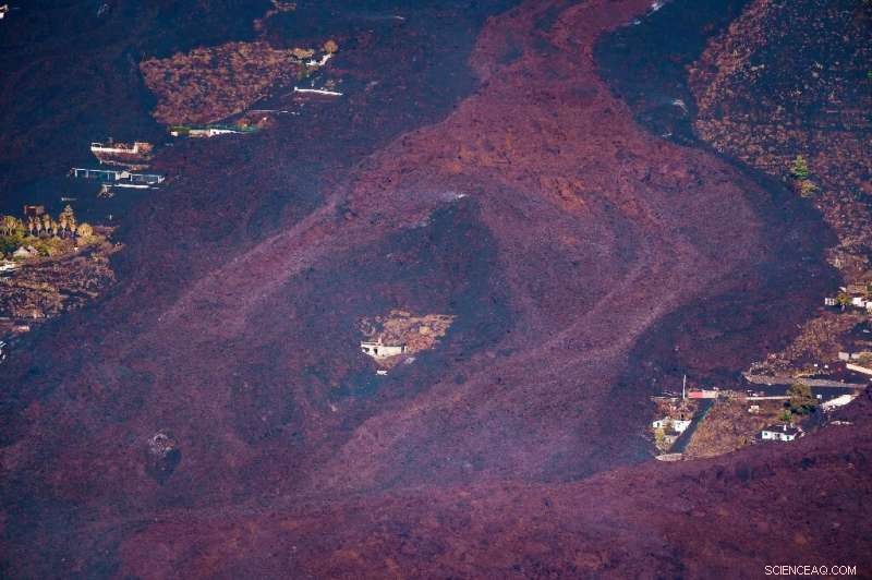 Cumbre Vieja Volcano Lava Enters Ocean, Heightens Toxic Gas Concerns