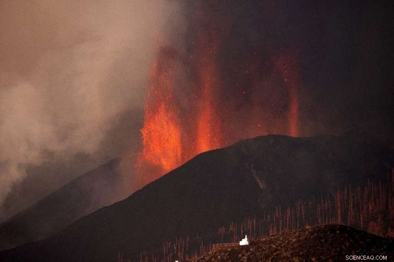 Cumbre Vieja Volcano Lava Enters Ocean, Heightens Toxic Gas Concerns