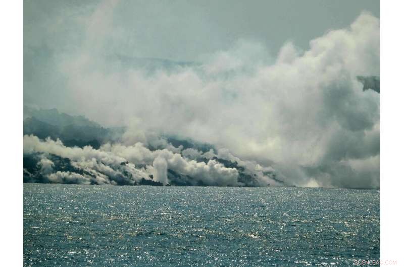 La Palma s Cumbre Vieja Lava Flow Expands, Heightened Risk Amid Changing Winds