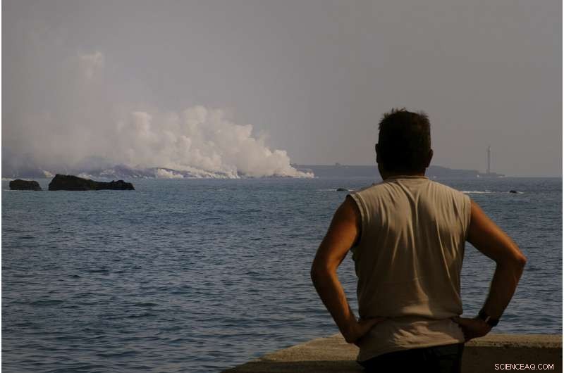 Volcanic Lava Forms New Delta, Expanding La Palma Island