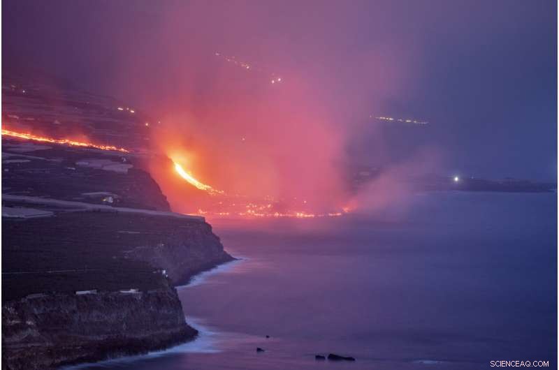 Volcanic Lava Forms New Delta, Expanding La Palma Island