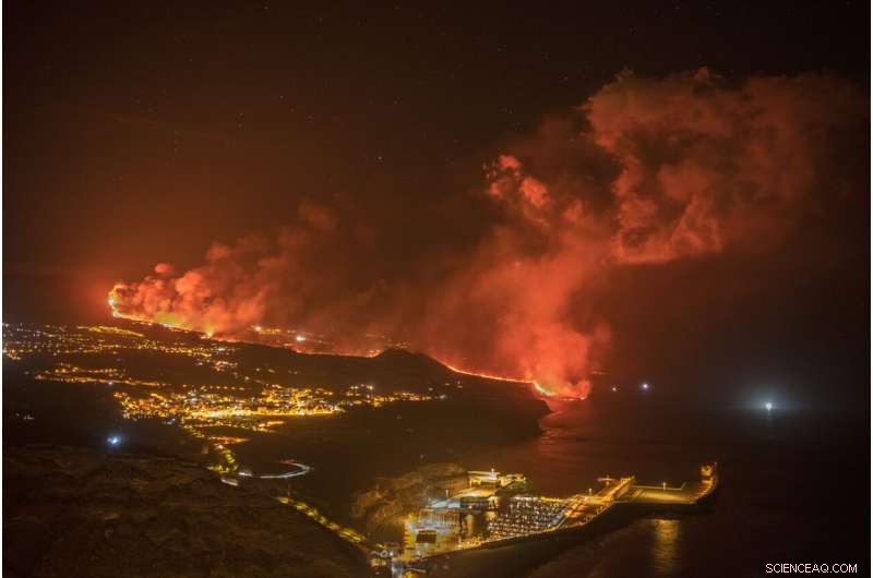 Volcanic Lava Forms New Delta, Expanding La Palma Island