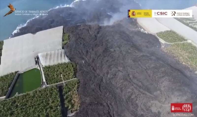 Canary Island Volcano Forms New Fissure During Ongoing Eruption