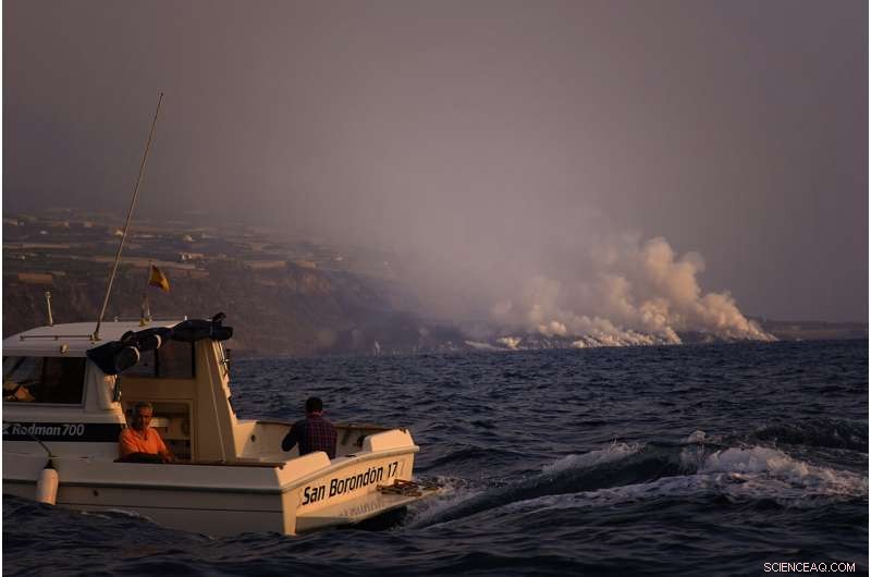 Canary Island Volcano Forms New Fissure During Ongoing Eruption