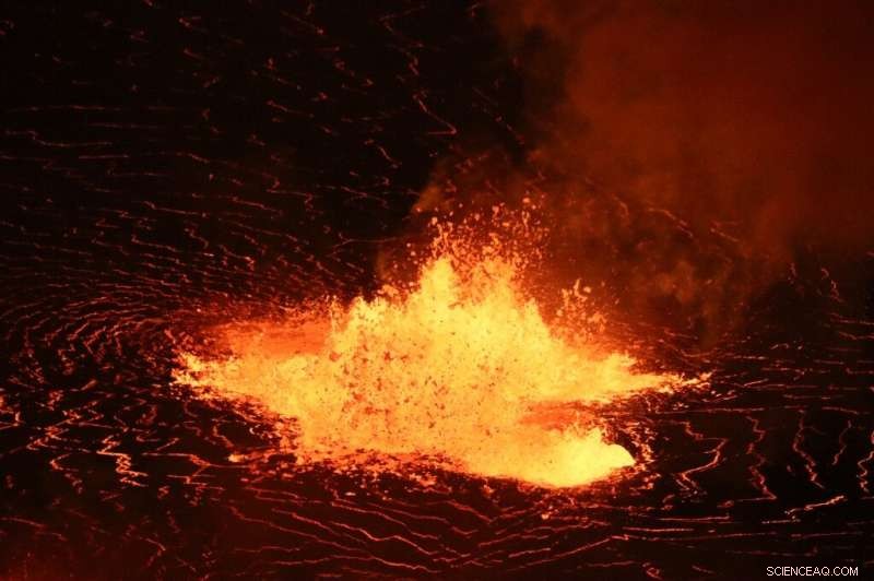 Kilauea Volcano in Hawaii Erupts, Fountaining Across Multiple Fissures