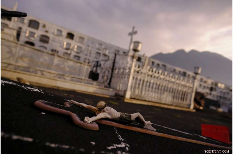 La Palma Volcano Intensifies Activity, New Fissure Opens – Authorities Monitor Situation