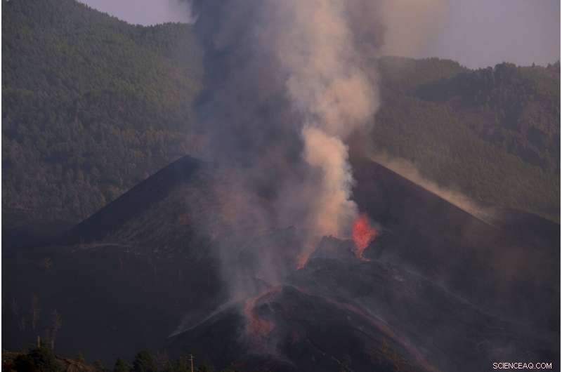 La Palma Volcano Erupts: Lava Surge After Crater Collapse Threatens Thousands